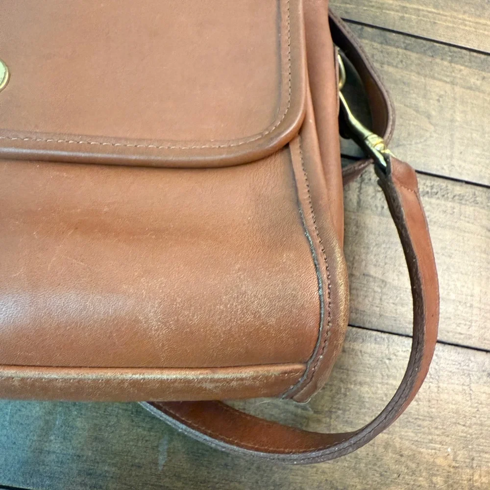Vintage Coach Tan Leather Shoulder Bag - Picture 5 of 9